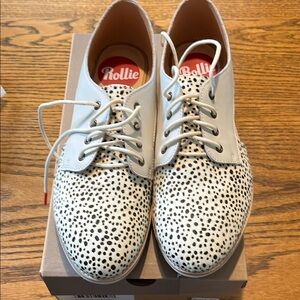 Black and White Oxford Flats with Spotted Design